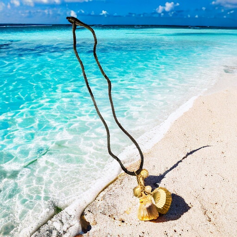 🍭5 for $20🍭 Beach Shell Charm dangle pendant Black String Necklace CC